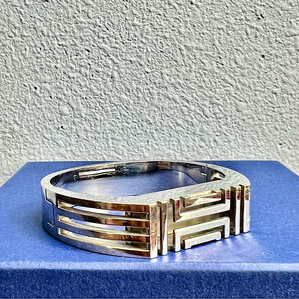 Tory Burch Silver Bracelet (+ holds Fitbit) - Picture 4 of 10